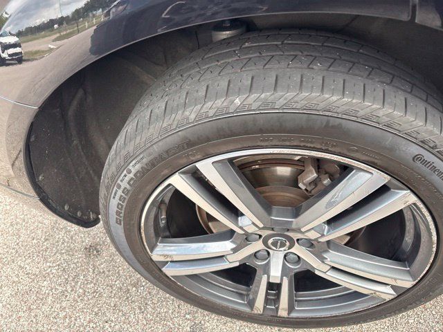 Used 2021 Volvo XC60 T6 Momentum w/ Premium Package AWD/4WD image 19