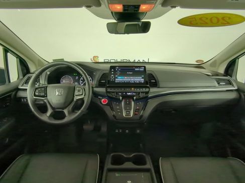 Used 2025 Honda Odyssey Elite image 19