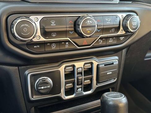 Used 2020 Jeep Gladiator Overland image 20