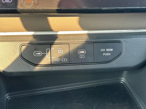 Used 2026 Kia Carnival FWD image 28