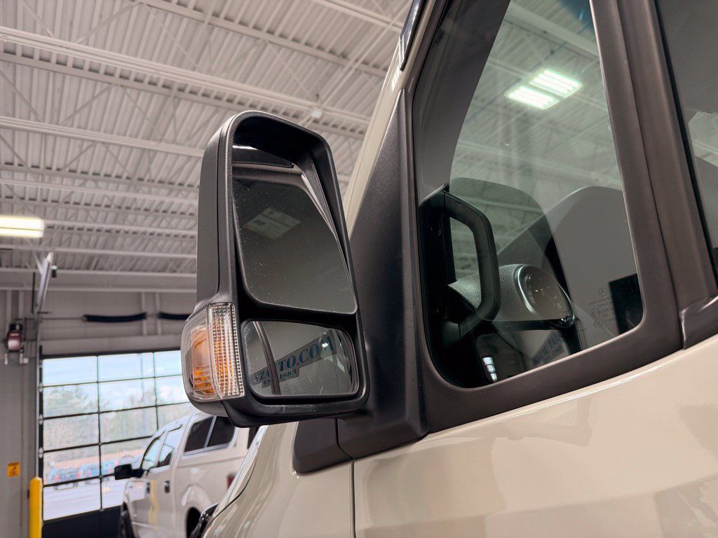 Used 2022 Mercedes-Benz Sprinter 2500 image 11
