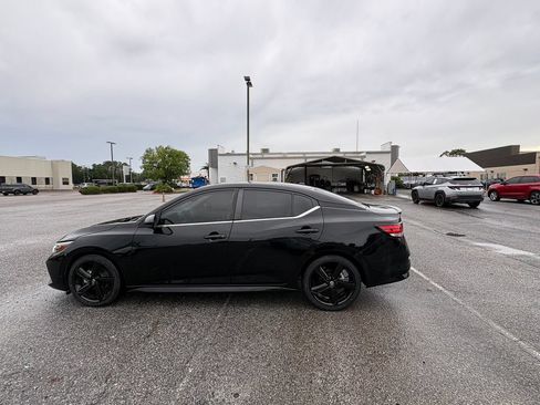 Used 2022 Nissan Sentra SR FWD image 2