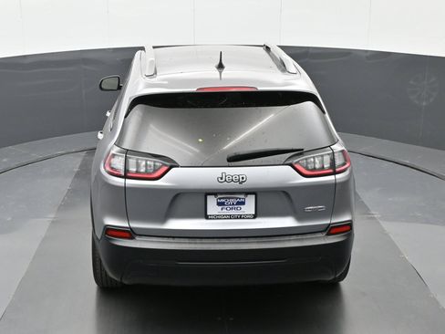 Used 2020 Jeep Cherokee Latitude w/ Cold Weather Group FWD image 30