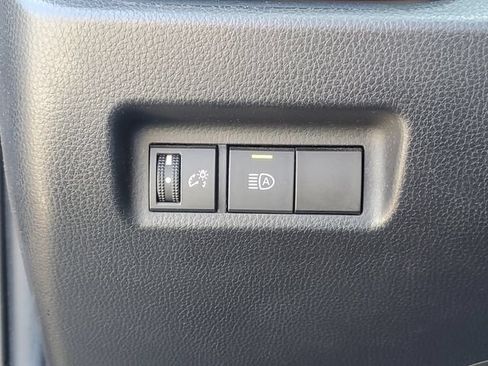 Used 2021 Toyota RAV4 XLE w/ Carpet Mat Package (TMS) AWD/4WD image 15