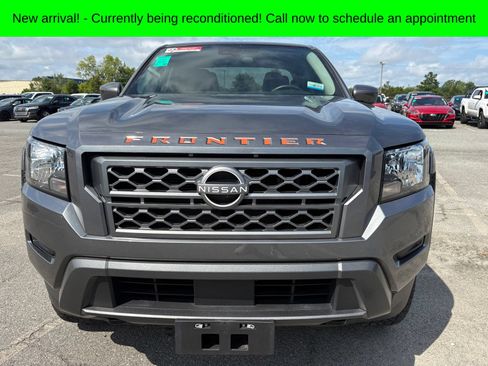 Used 2023 Nissan Frontier SV w/ Tow Package AWD/4WD image 9
