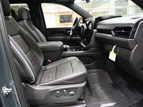 New 2026 GMC Yukon XL AT4 Ultimate w/ LPO, Illumination Package image 13