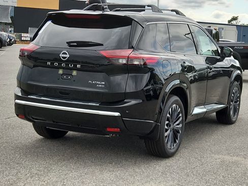 Used 2026 Nissan Rogue Platinum w/ Platinum Premium Package image 3