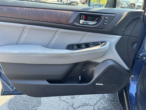 Used 2019 Subaru Outback 2.5i Limited AWD/4WD image 9