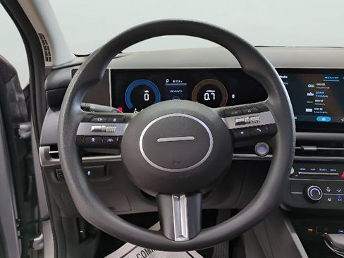 Used 2025 Hyundai Tucson SE AWD/4WD image 5