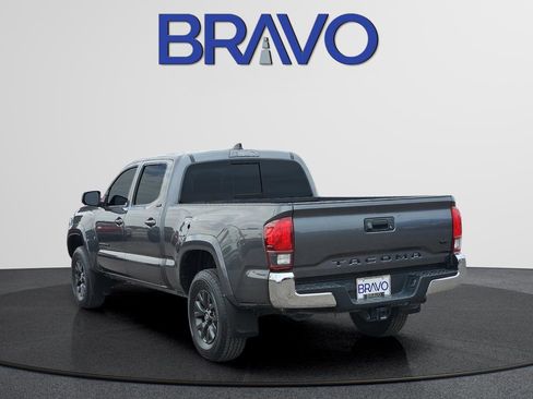 Used 2022 Toyota Tacoma SR5 RWD image 5