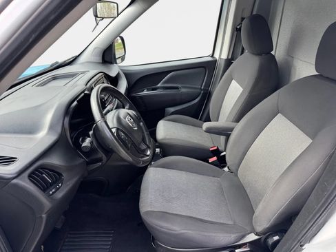 Used 2019 RAM ProMaster City Tradesman SLT FWD image 9