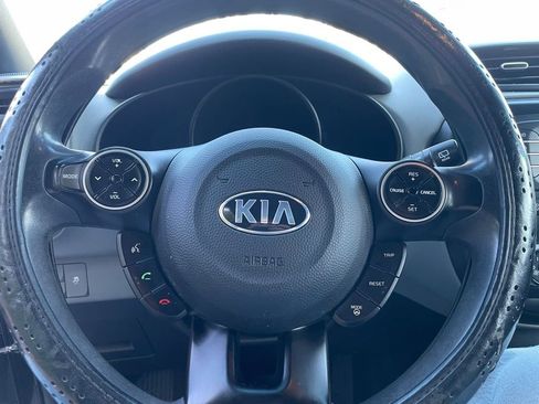 Used 2016 Kia Soul image 11