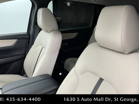 Certified 2025 MAZDA CX-70 Plug-In Hybrid w/ Premium Pkg image 16