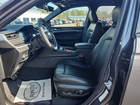 New 2026 Jeep Grand Cherokee Limited w/ Luxury Tech Group II AWD/4WD image 18