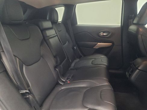 Used 2018 Jeep Cherokee Limited AWD/4WD image 19