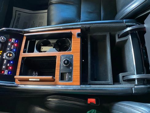 Used 2019 Lincoln Navigator L Reserve image 29