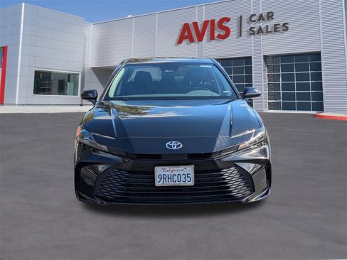 Used 2025 Toyota Camry LE image 2