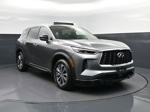 Used 2023 INFINITI QX60 Luxe w/ Cargo Package FWD image 9