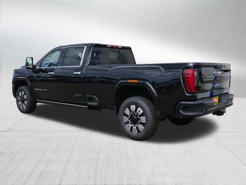 New 2026 GMC Sierra 3500 Denali w/ Denali Reserve Package AWD/4WD image 2