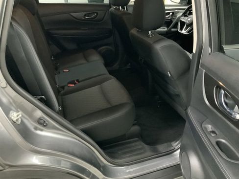 Used 2019 Nissan Rogue SV image 19