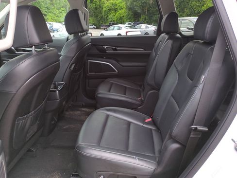 Certified 2025 Kia Telluride S FWD image 13