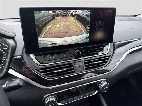 New 2025 Nissan Altima 2.5 SR image 10