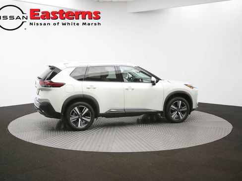 Used 2023 Nissan Rogue SL w/ SL Premium Package image 57
