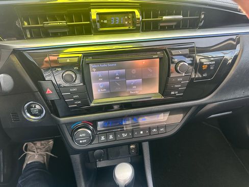 Used 2016 Toyota Corolla S Special Edition image 20