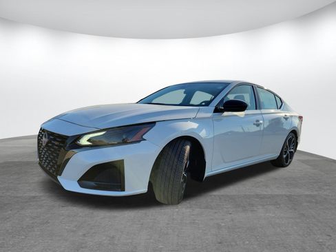 New 2025 Nissan Altima 2.5 SR w/ SR Premium Package image 3