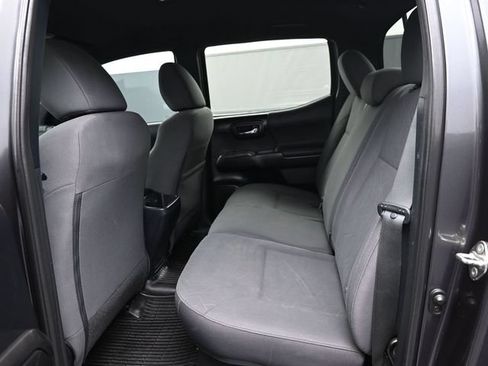 Used 2019 Toyota Tacoma TRD Sport AWD/4WD image 8