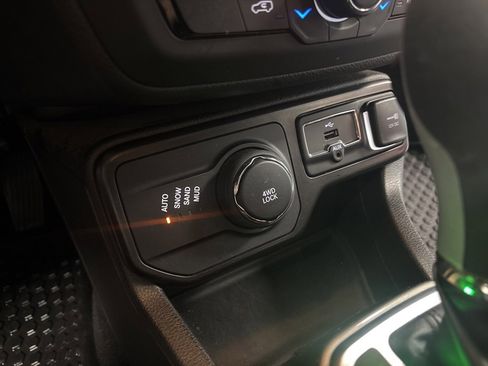 Used 2022 Jeep Renegade Latitude image 21