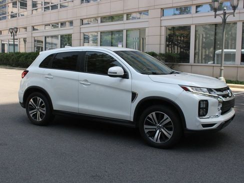 Used 2021 Mitsubishi Outlander Sport SE AWD/4WD image 2