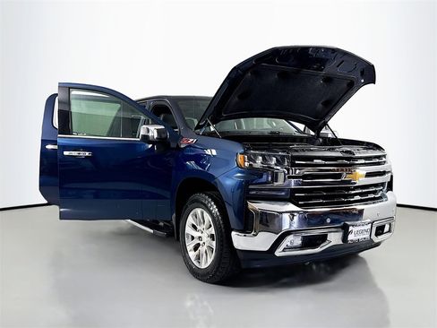 Used 2020 Chevrolet Silverado 1500 LTZ w/ LTZ Premium Package image 24