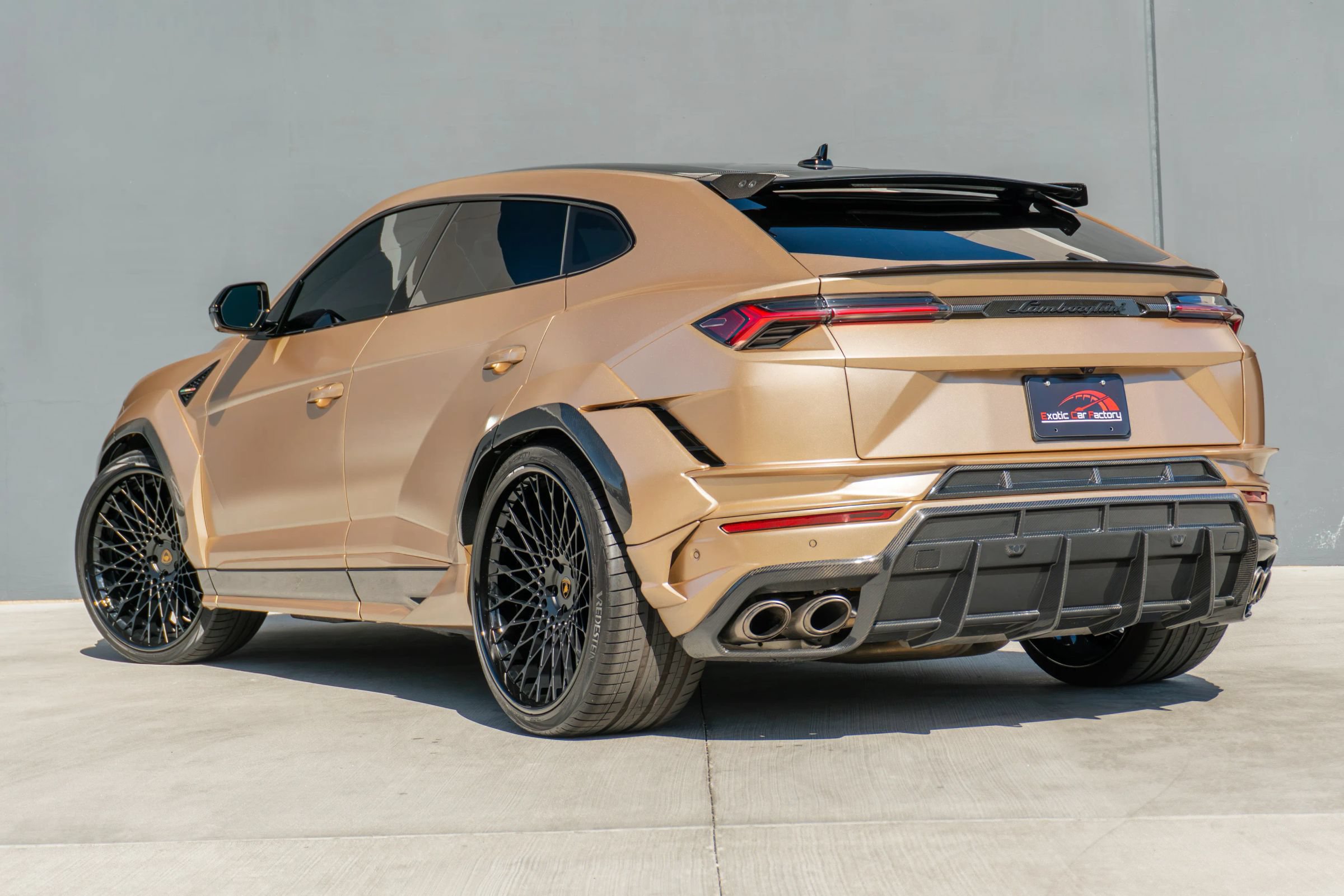 Used 2023 Lamborghini Urus Performante AWD/4WD image 9