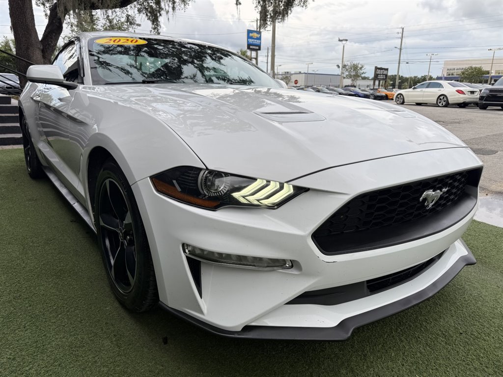Used 2020 Ford Mustang Coupe RWD image 3