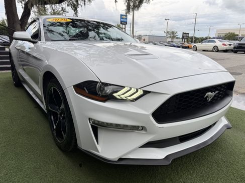 Used 2020 Ford Mustang Coupe RWD image 3