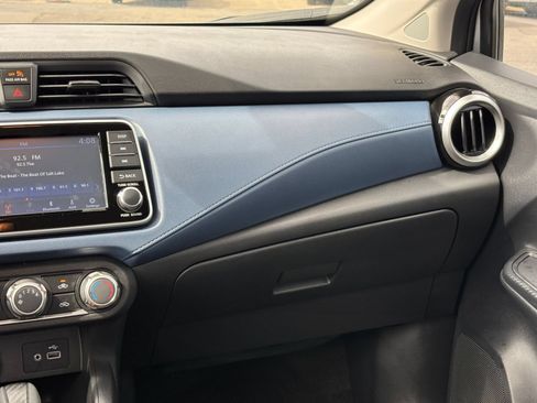 Used 2025 Nissan Versa SV FWD image 33