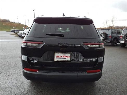 New 2025 Jeep Grand Cherokee L Altitude image 5