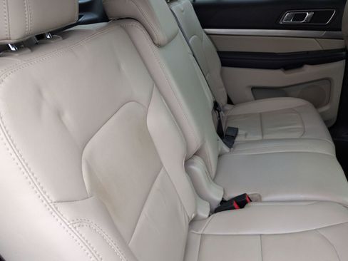 Certified 2018 Ford Explorer XLT w/ Equipment Group 202A image 32