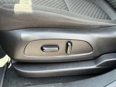 Used 2019 GMC Acadia SLE w/ LPO, Floor Liner Package AWD/4WD image 31