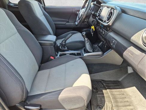 Used 2021 Toyota Tacoma TRD Sport AWD/4WD image 26