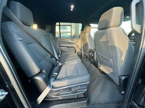 Used 2022 GMC Yukon XL SLE image 20