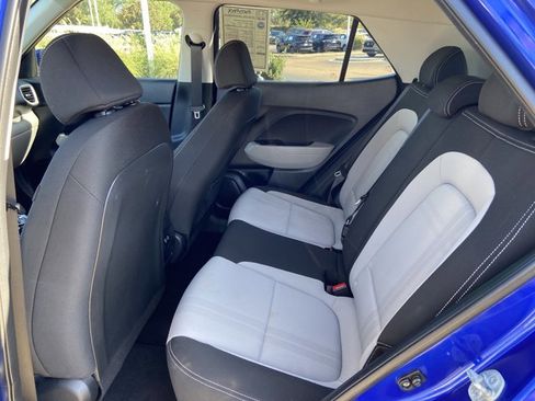 Used 2024 Hyundai Venue SEL image 47