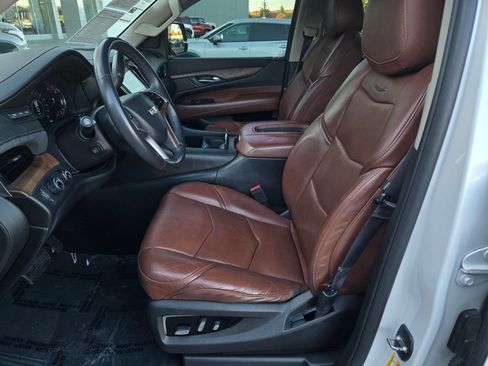 Used 2017 Cadillac Escalade Premium Luxury AWD/4WD image 20