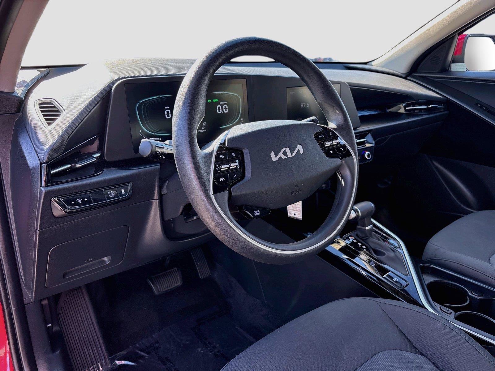 Used 2025 Kia Niro LX FWD image 10