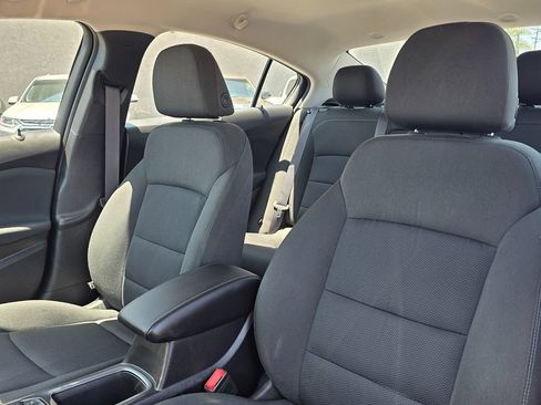 Used 2016 Chevrolet Cruze LT w/ Convenience Package FWD image 17