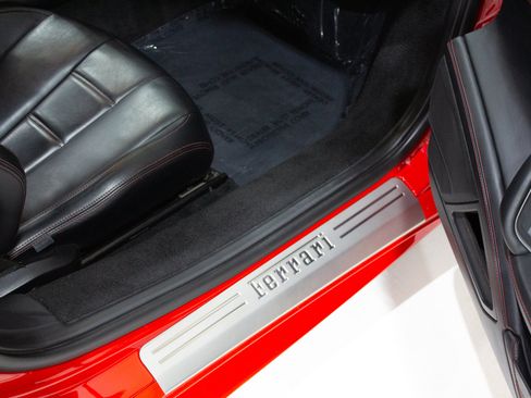 Used 2014 Ferrari 458 Italia Coupe RWD image 30