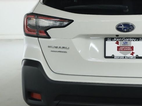 Used 2023 Subaru Outback Premium image 42