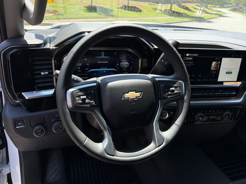 Used 2026 Chevrolet Silverado 1500 LT RWD image 23