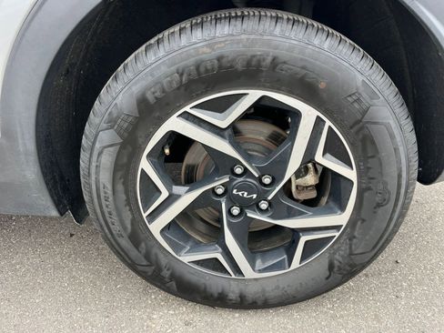 Used 2025 Kia Sportage LX image 29